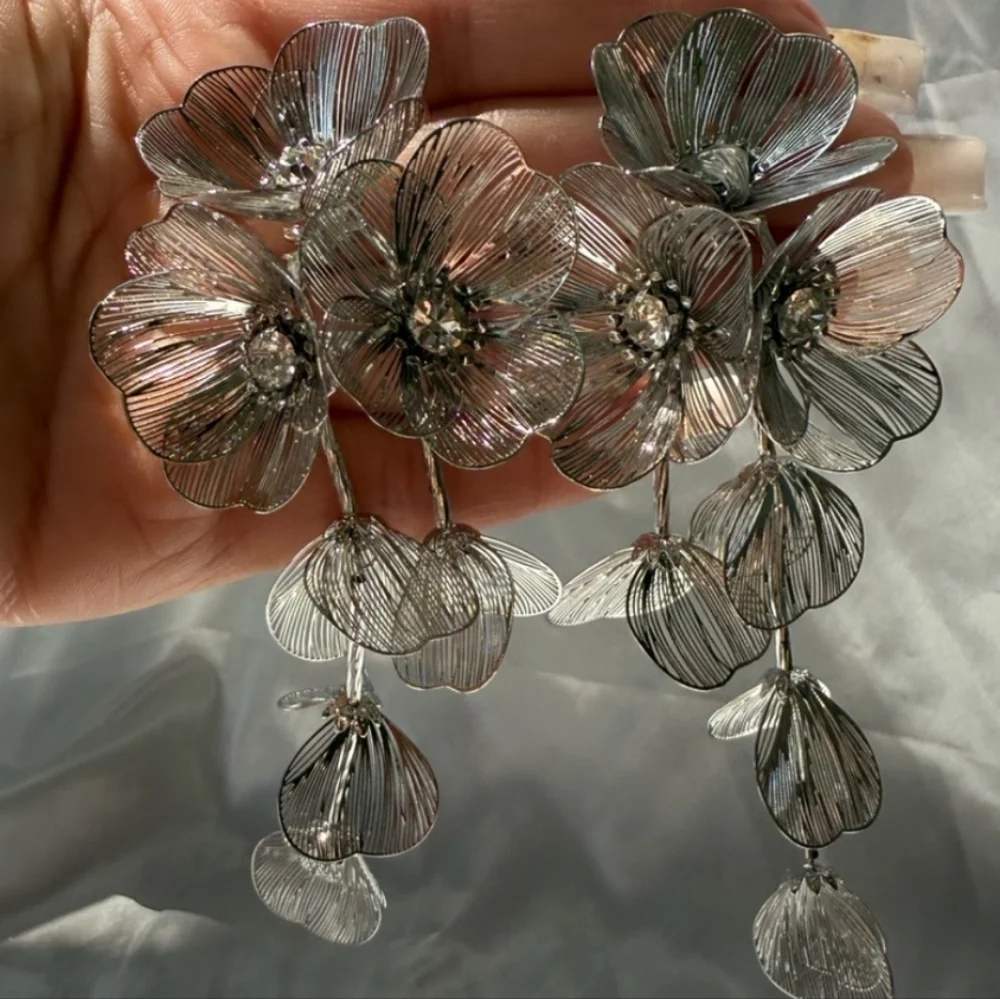 New Zara Famous Silver Floral Earrings